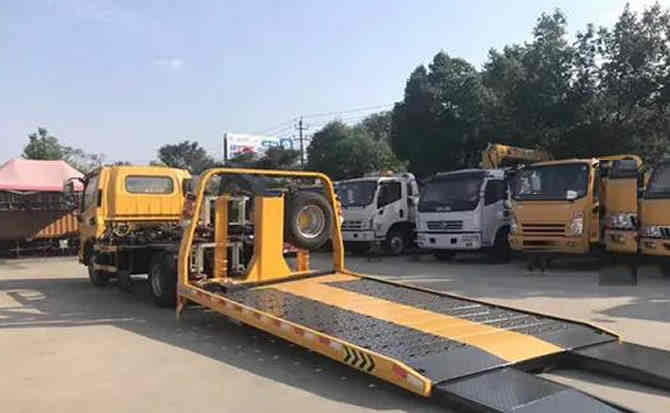册亨汽车中途维修案例