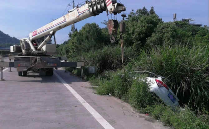 册亨重载吊车救援